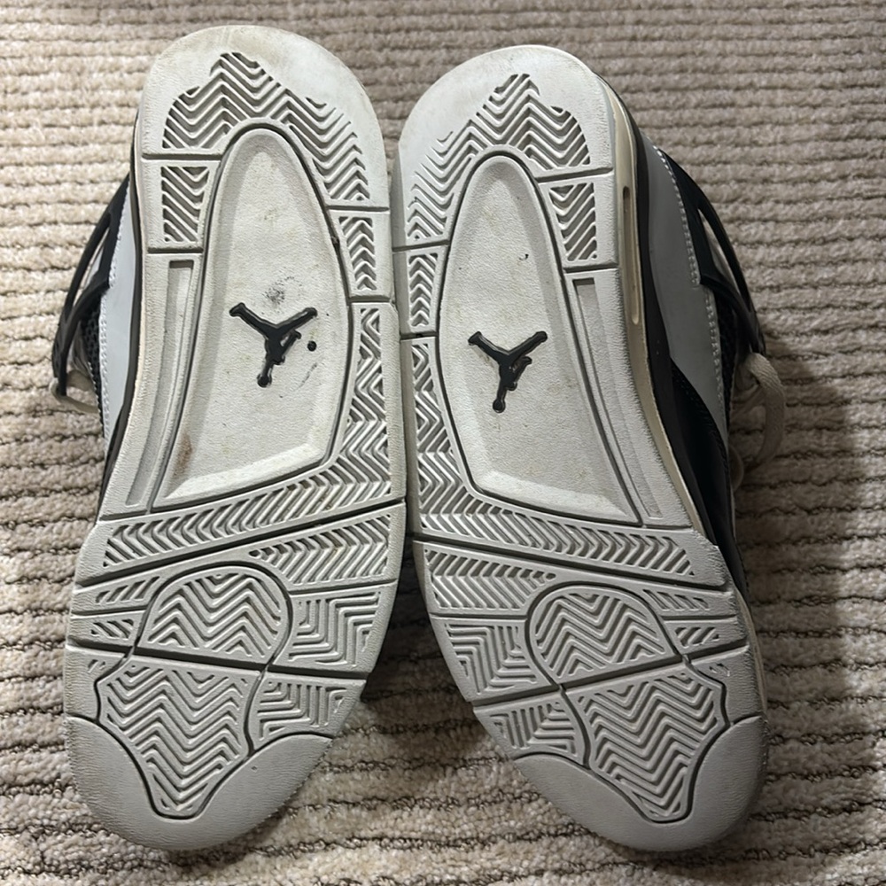 Boys Jordan shoes - Picture 4 of 6
